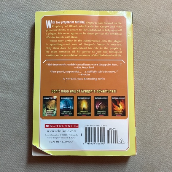 📚2/$6 Gregor and the Curse of the Warmbloods #3 in the Underland Chronicles - Picture 2 of 12